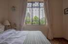 5 Bed House with En Suite in Runda - 16