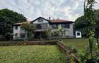 5 Bed House with En Suite in Runda - 1