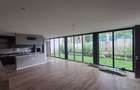 4 Bed Townhouse with En Suite at Paradise - 4