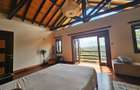 9 Bed Villa with Swimming Pool in Lavington - 6