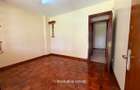 6 Bed House with Garden in Nyari - 15