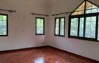 5 Bed House with En Suite in Rosslyn - 11