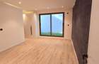 5 Bed House with En Suite at Lavington Green - 17