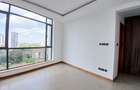 3 Bed Apartment with En Suite at Riverside Drive - 6