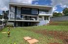 5 Bed Townhouse with En Suite in Nyari - 1