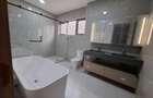 6 Bed Townhouse with En Suite in Lavington - 9