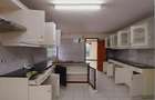 5 Bed Townhouse with En Suite in Spring Valley - 3