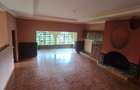 4 Bed House with En Suite at Loresho Road - 14