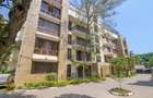3 Bed Apartment with En Suite at Links Road - 1