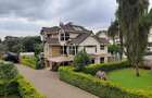 5 Bed Townhouse with En Suite at Lavington - 7