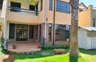 5 Bed Townhouse with En Suite in Lavington - 1