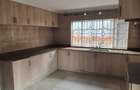 5 Bed House with En Suite at Windsor - 8