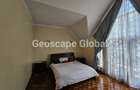 5 Bed House with En Suite in Lavington - 11