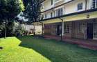 5 Bed Townhouse with En Suite at Lavington - 1