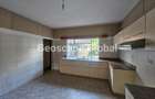 4 Bed House with En Suite in Rosslyn - 7