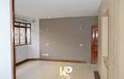 4 Bed Apartment with En Suite in Parklands - 11