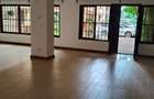 4 Bed Villa with En Suite at Parklands - 8