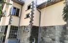 5 Bed Townhouse with En Suite in Spring Valley - 3