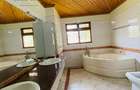 5 Bed Townhouse with En Suite at Westlands - 14