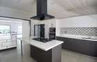 3 Bed Apartment with En Suite at Riverside Drive - 5
