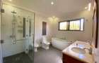 5 Bed Townhouse with En Suite at Lavington - 10