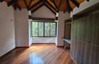 5 Bed House with En Suite in Runda - 7