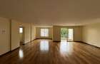 3 Bed Apartment with En Suite at Lavington - 5