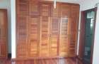 4 Bed Villa with En Suite in Spring Valley - 9