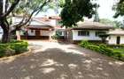 5 Bed House with En Suite in Rosslyn - 11