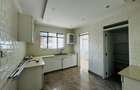 4 Bed Apartment in Riverside - 3