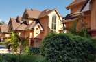 5 Bed Townhouse with En Suite at Elmolo Drive - 2