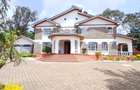 5 Bed House with En Suite in Runda - 1