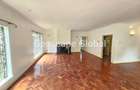 4 Bed House with En Suite in Lavington - 12