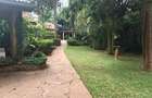 4 Bed Villa with En Suite at Lavington - 1