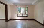 5 Bed Townhouse with En Suite in Spring Valley - 11