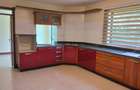 5 Bed Townhouse with En Suite in Westlands Area - 4