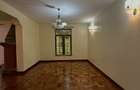 5 Bed Townhouse with En Suite at Othaya Road - 6