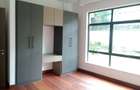 4 Bed Townhouse in Rosslyn - 7