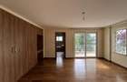 3 Bed Apartment with En Suite at Lavington - 15