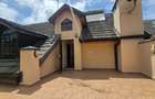 6 Bed Townhouse with En Suite in Lavington - 1