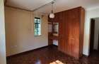 5 Bed Townhouse with En Suite at Hatheru Road - 10