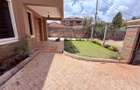 5 Bed Townhouse with En Suite in Ridgeways - 2