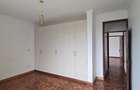 5 Bed House with En Suite in Runda - 14