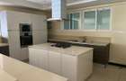 3 Bed Apartment with En Suite in Riverside - 3