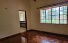 5 Bed House with En Suite in Rosslyn - 12