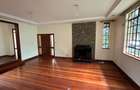 5 Bed Townhouse with En Suite in Lavington - 3