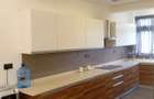 Serviced 2 Bed Apartment with En Suite in Spring Valley - 4