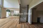 5 Bed House with En Suite in Runda - 14