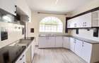 4 Bed Townhouse with En Suite in Lavington - 18