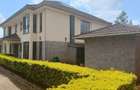 5 Bed Townhouse with En Suite at Horse Shoe Village - 3